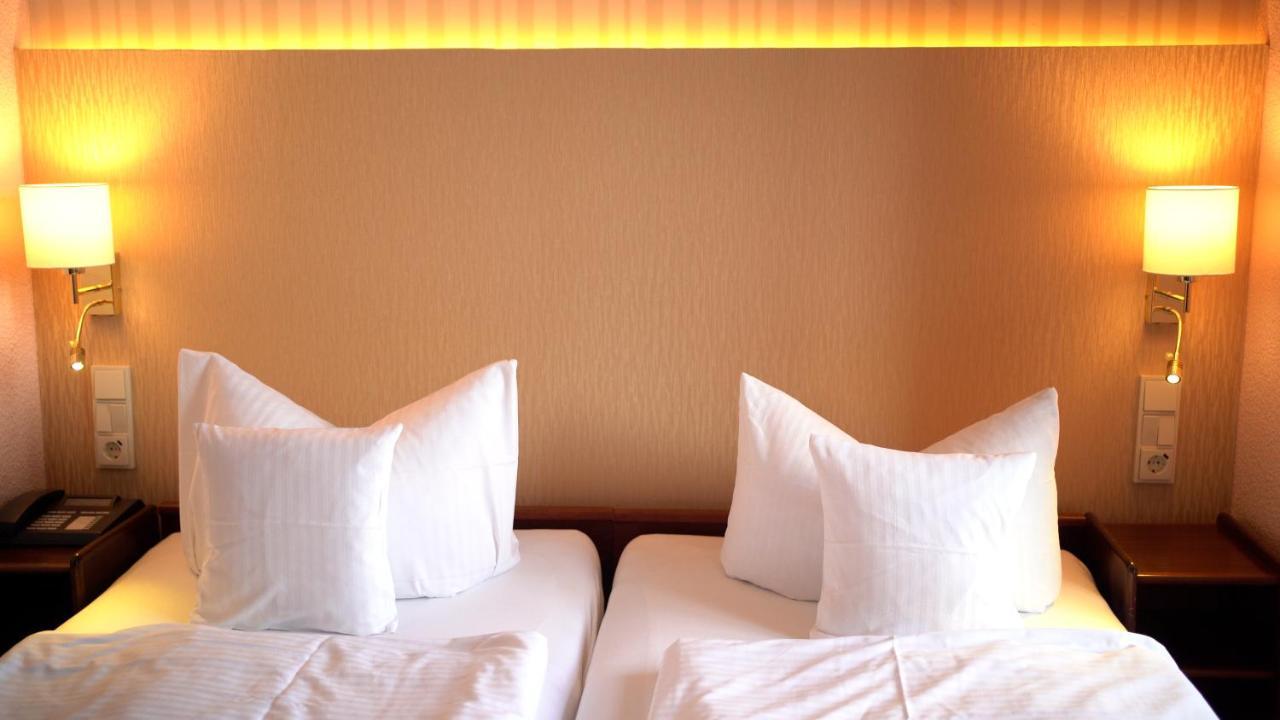 Hotel Germania 제바트헤링스도르프 외부 사진