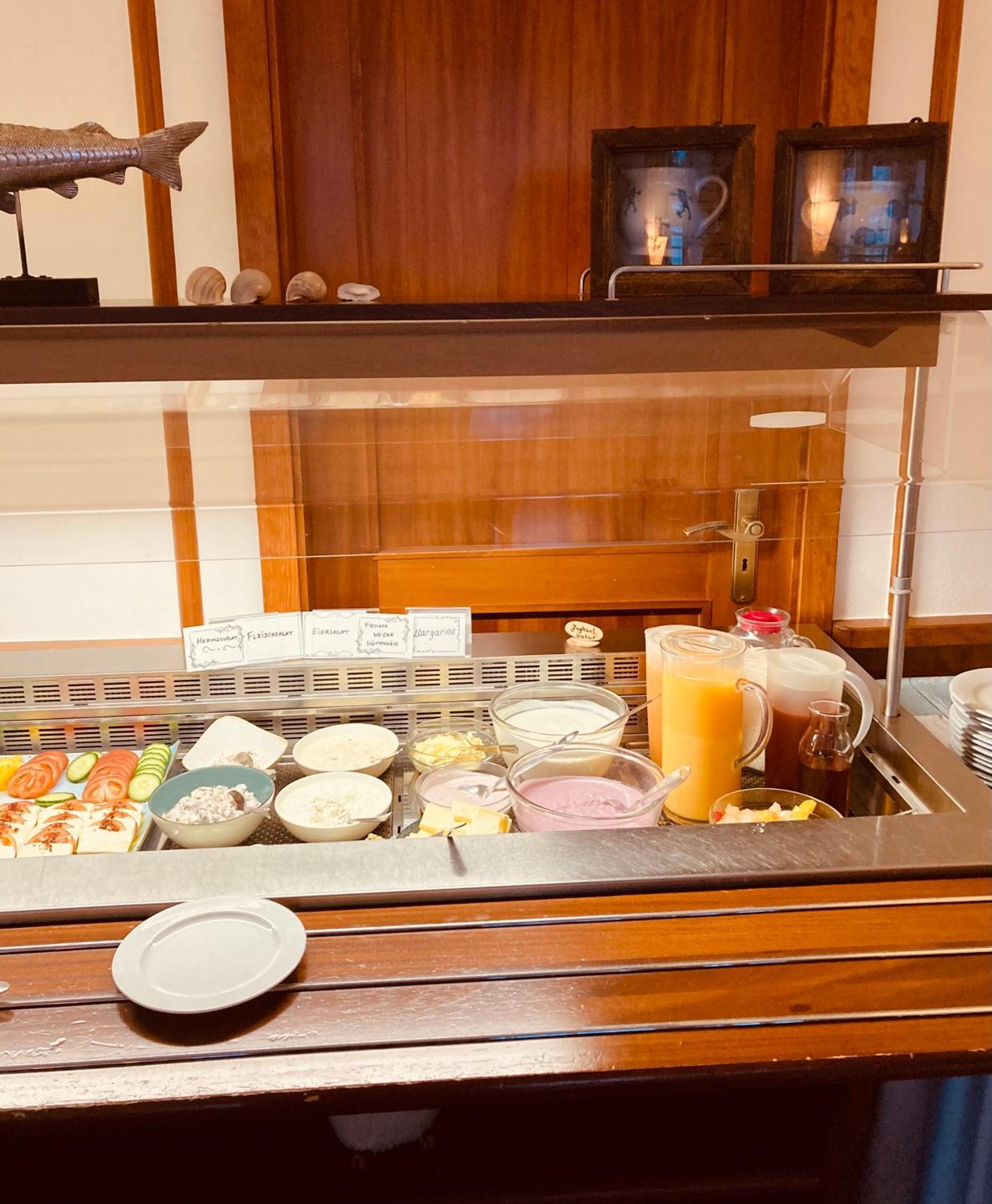 Hotel Germania 제바트헤링스도르프 외부 사진