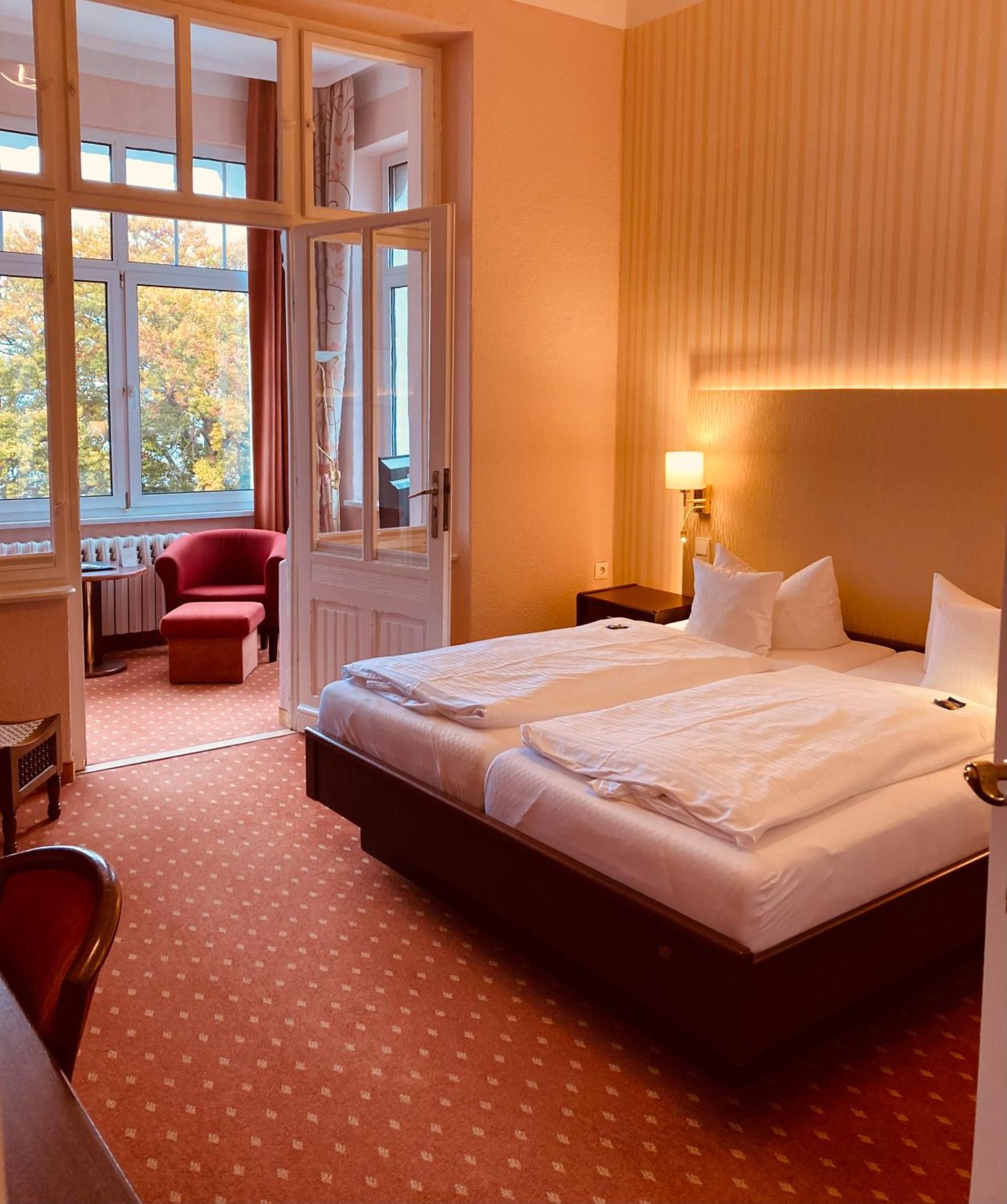 Hotel Germania 제바트헤링스도르프 외부 사진