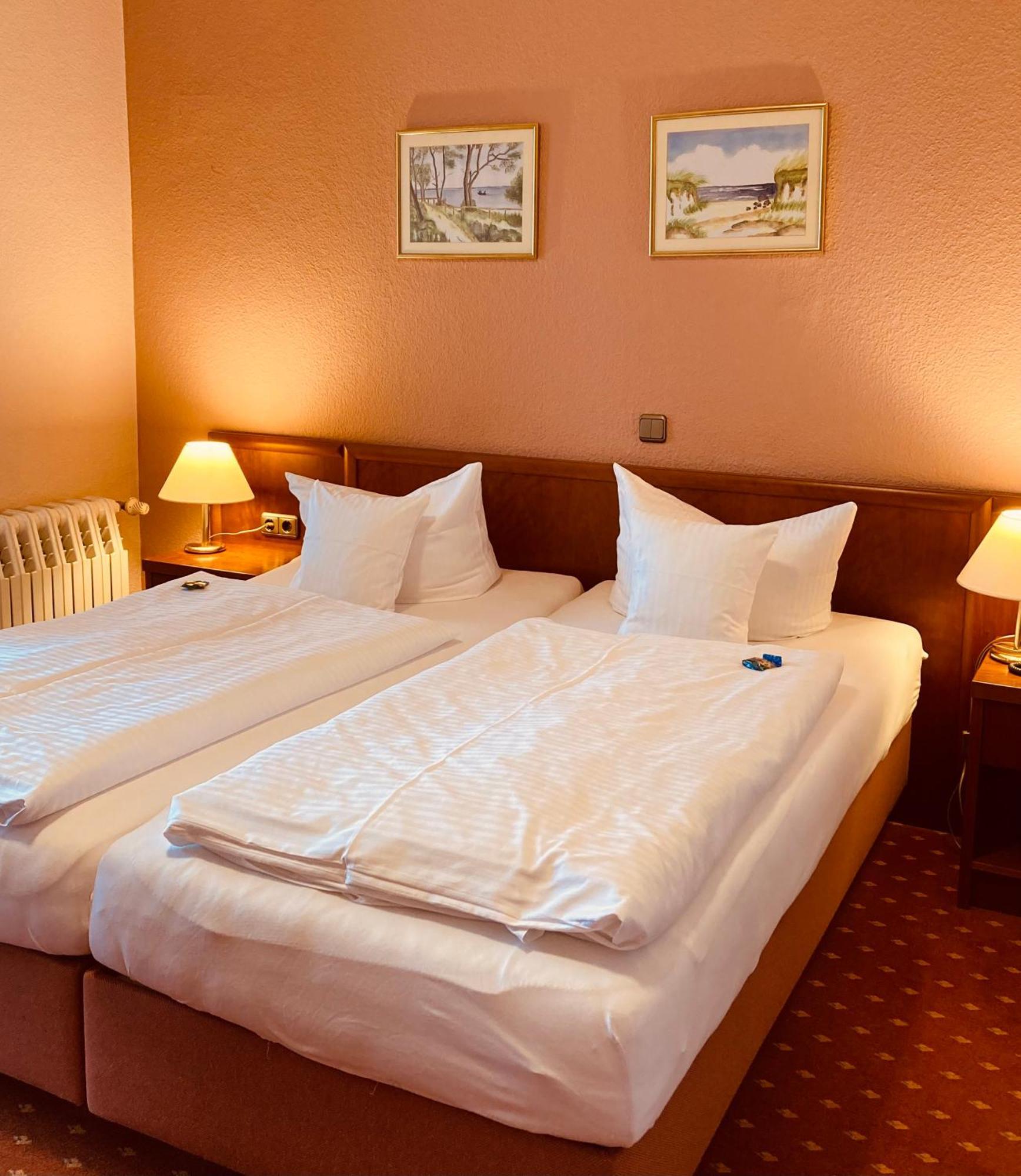 Hotel Germania 제바트헤링스도르프 외부 사진