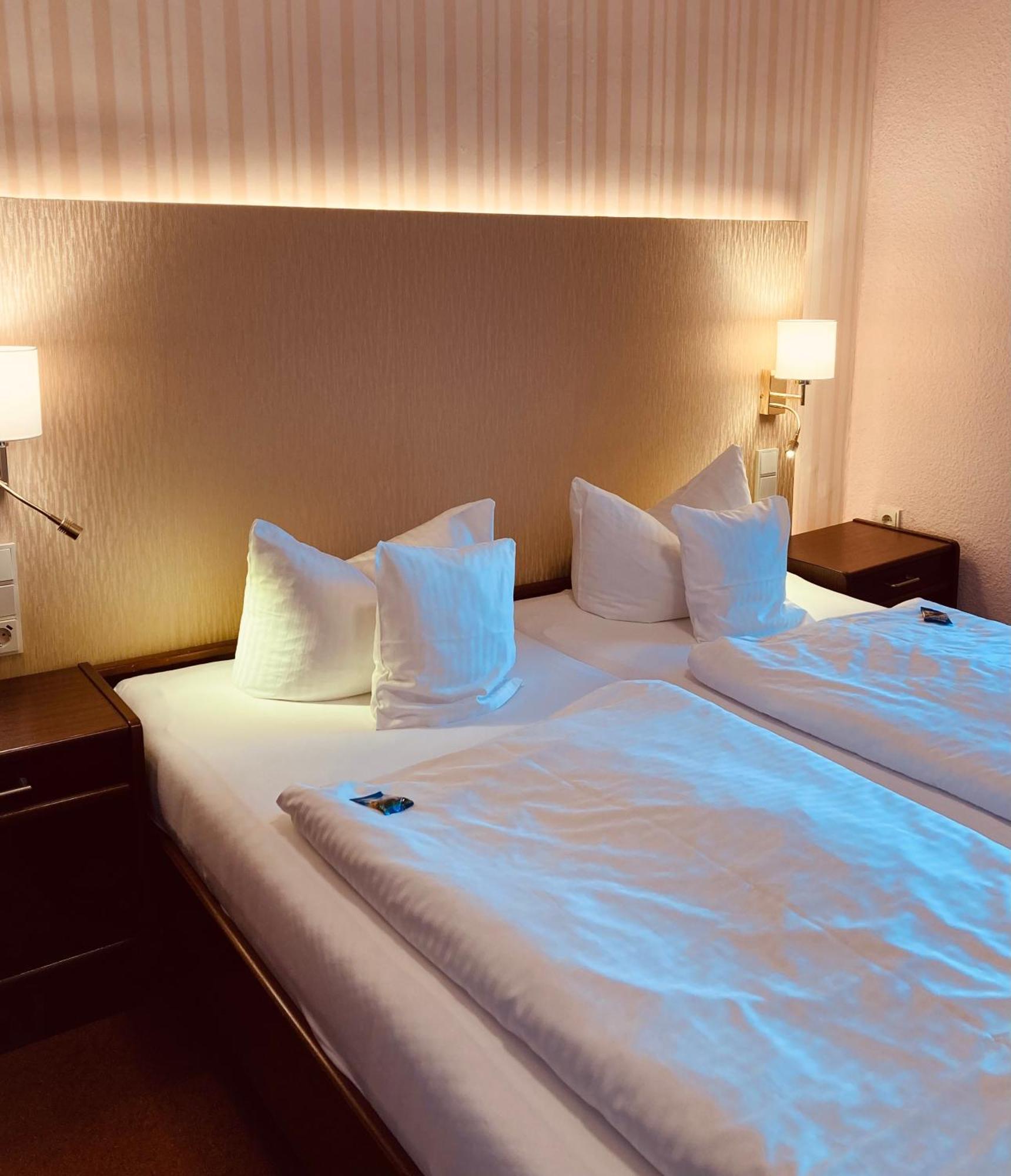 Hotel Germania 제바트헤링스도르프 외부 사진
