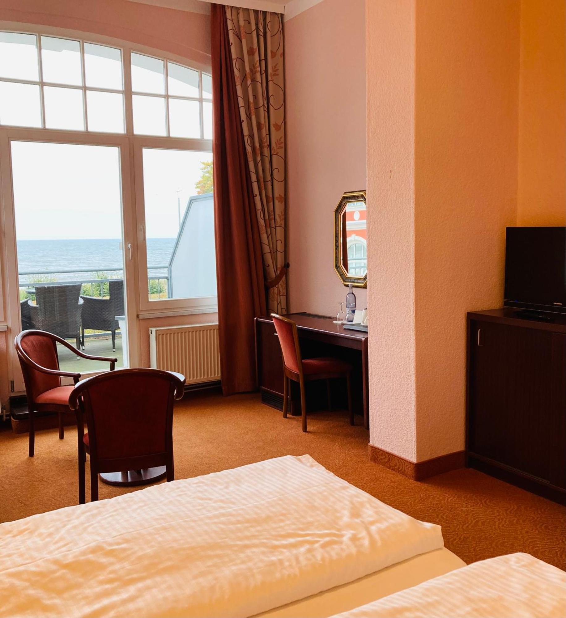 Hotel Germania 제바트헤링스도르프 외부 사진