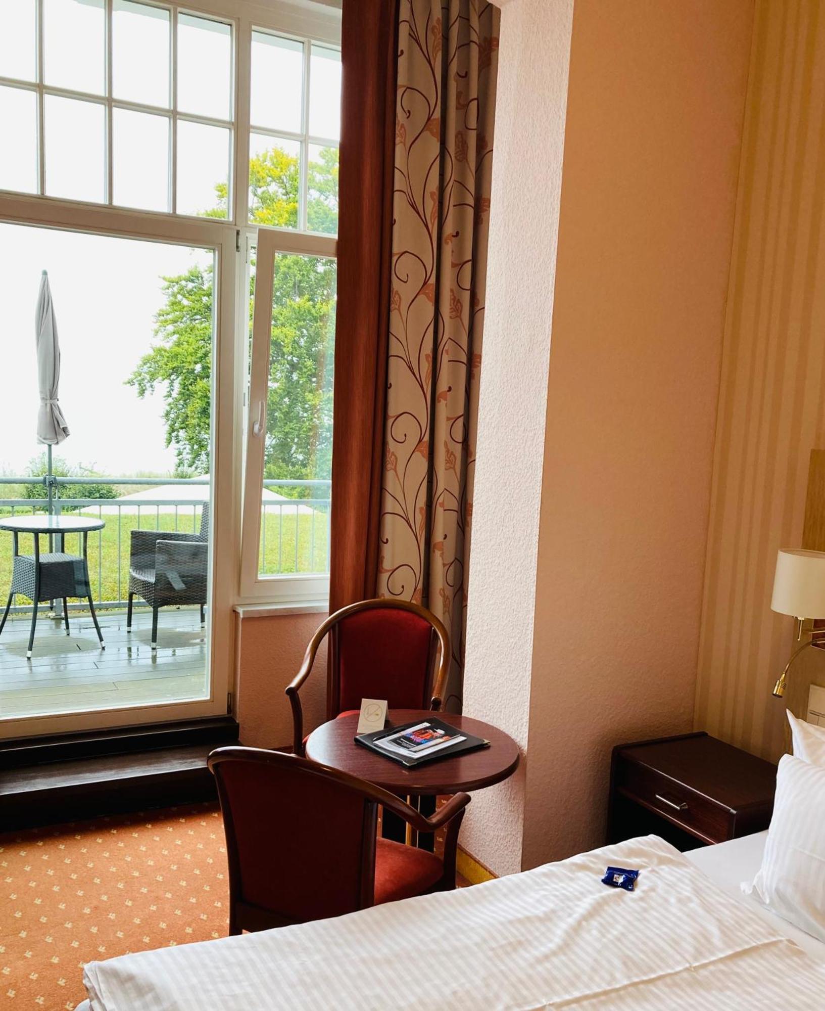 Hotel Germania 제바트헤링스도르프 외부 사진