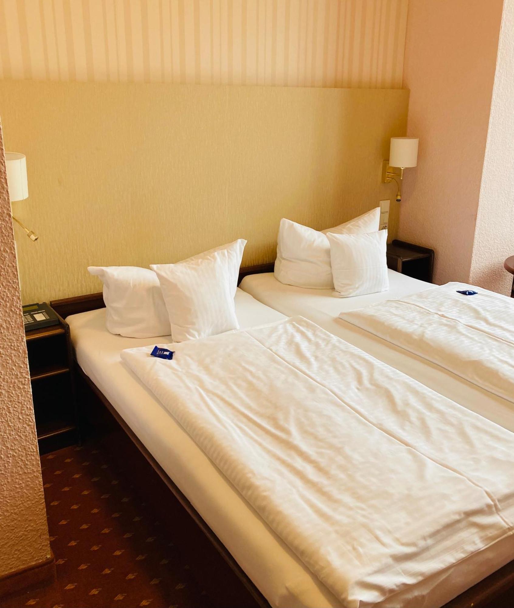 Hotel Germania 제바트헤링스도르프 외부 사진