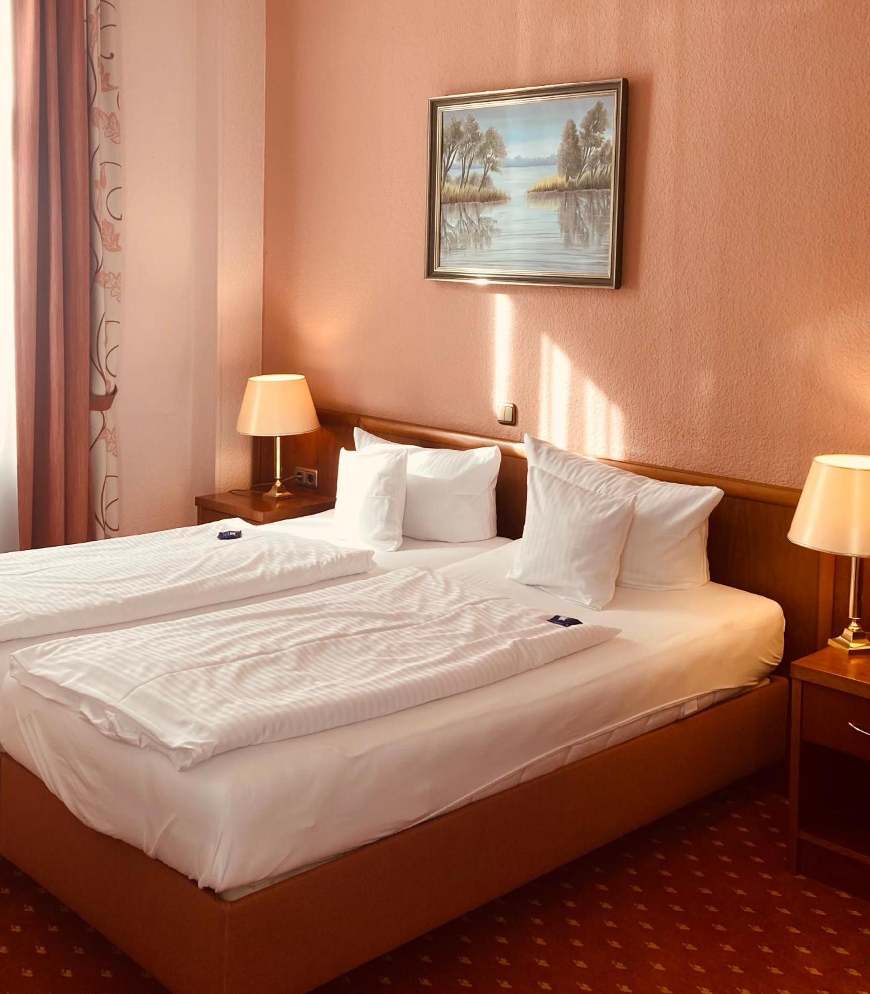 Hotel Germania 제바트헤링스도르프 외부 사진