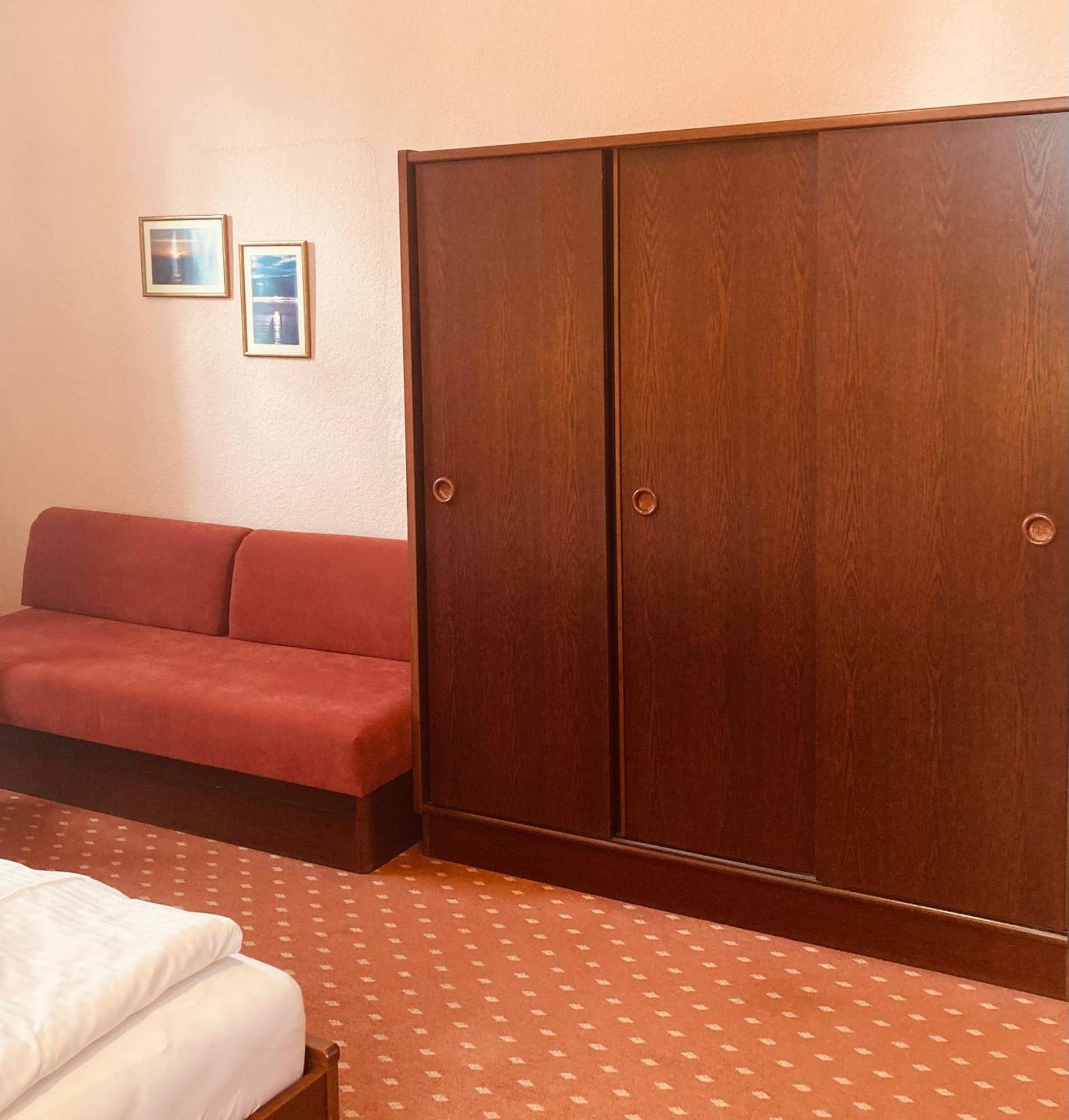 Hotel Germania 제바트헤링스도르프 외부 사진
