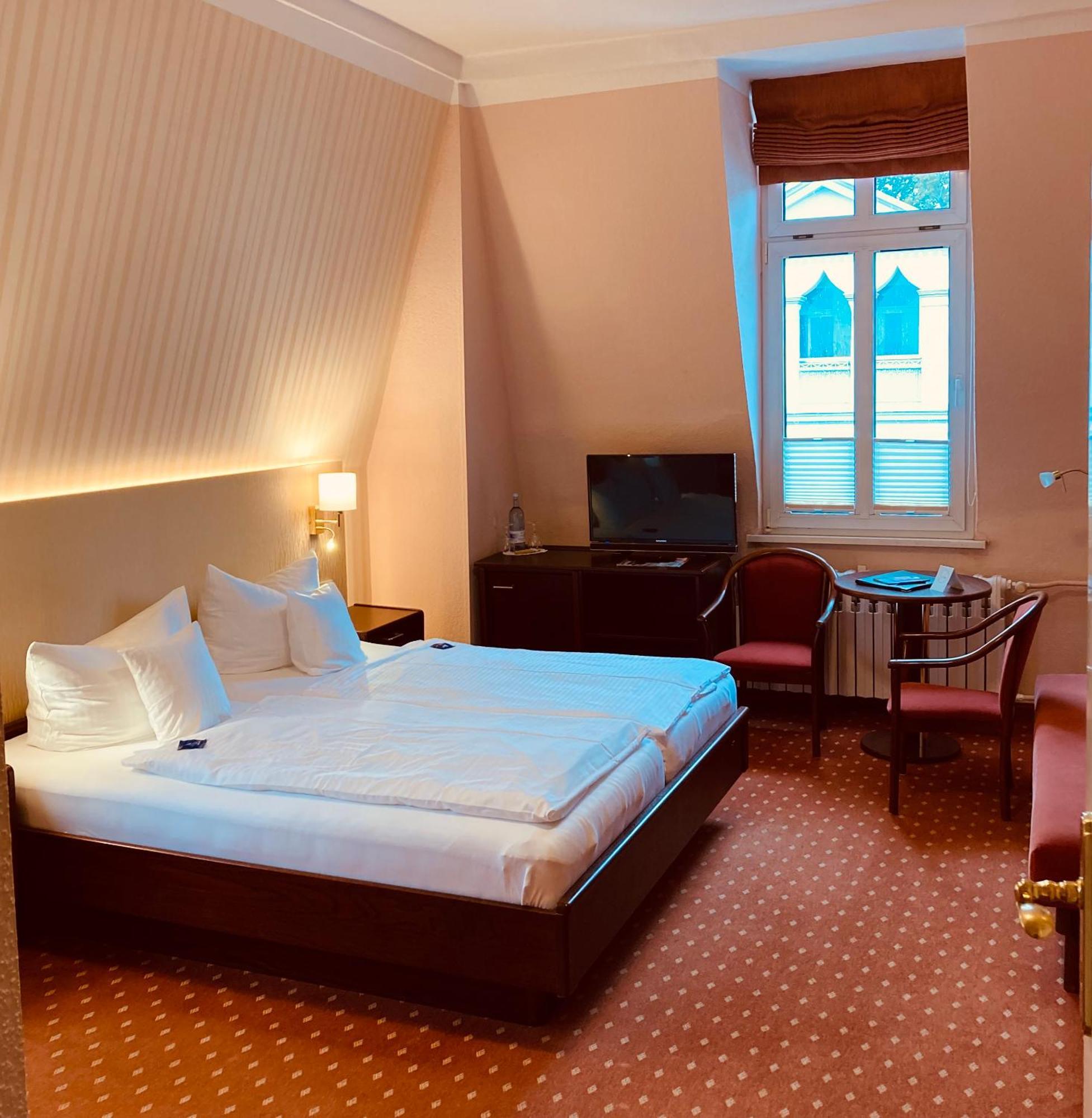 Hotel Germania 제바트헤링스도르프 외부 사진