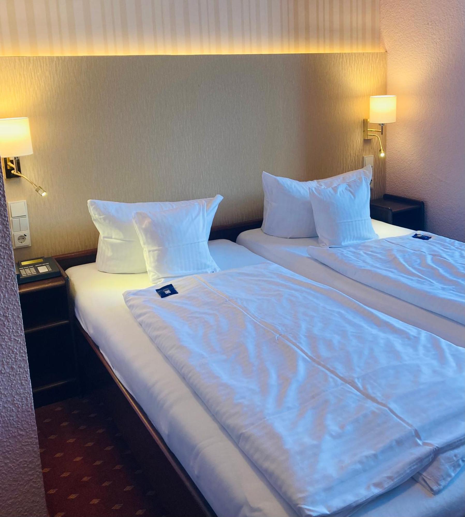 Hotel Germania 제바트헤링스도르프 외부 사진