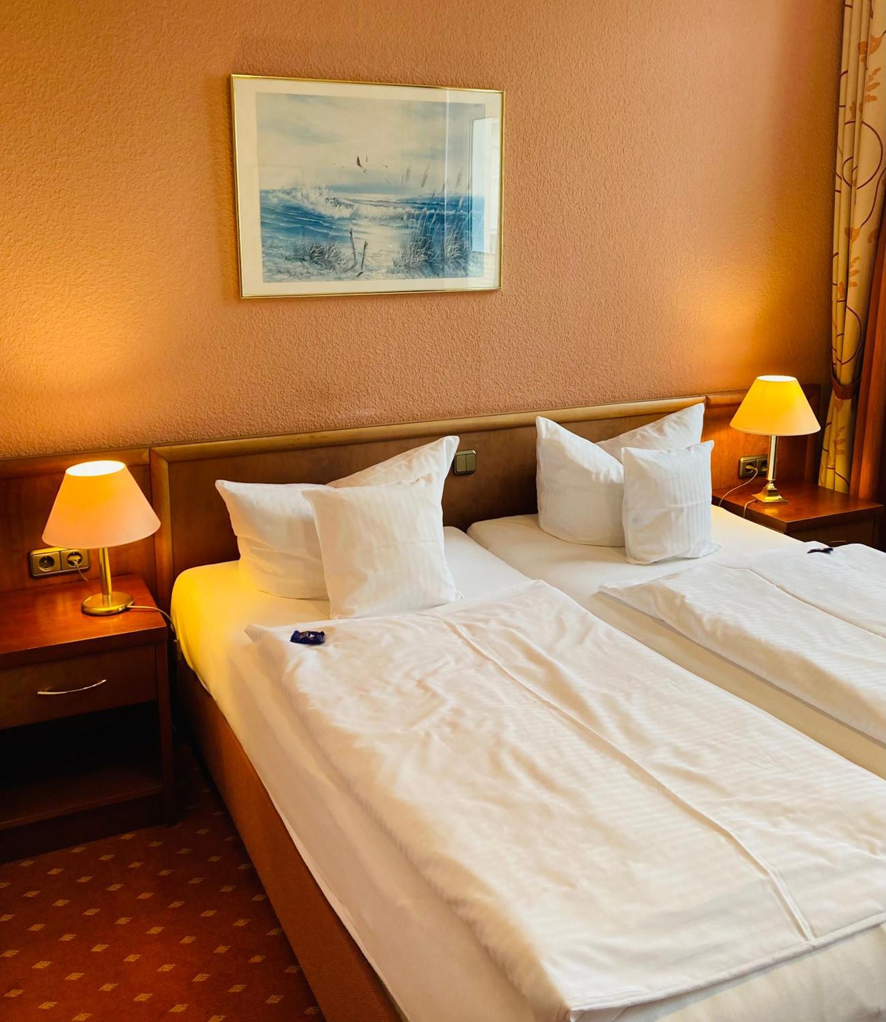Hotel Germania 제바트헤링스도르프 외부 사진