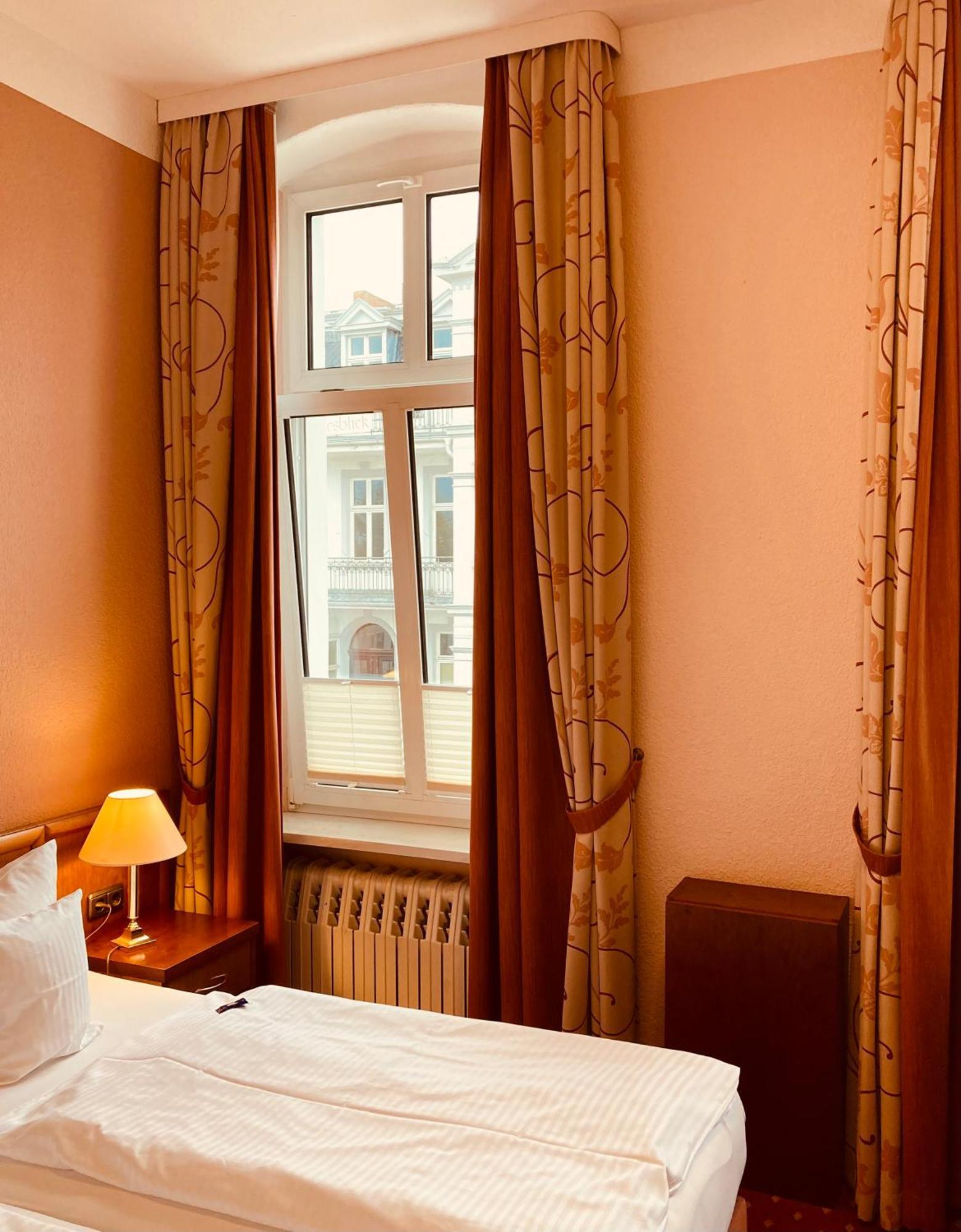 Hotel Germania 제바트헤링스도르프 외부 사진