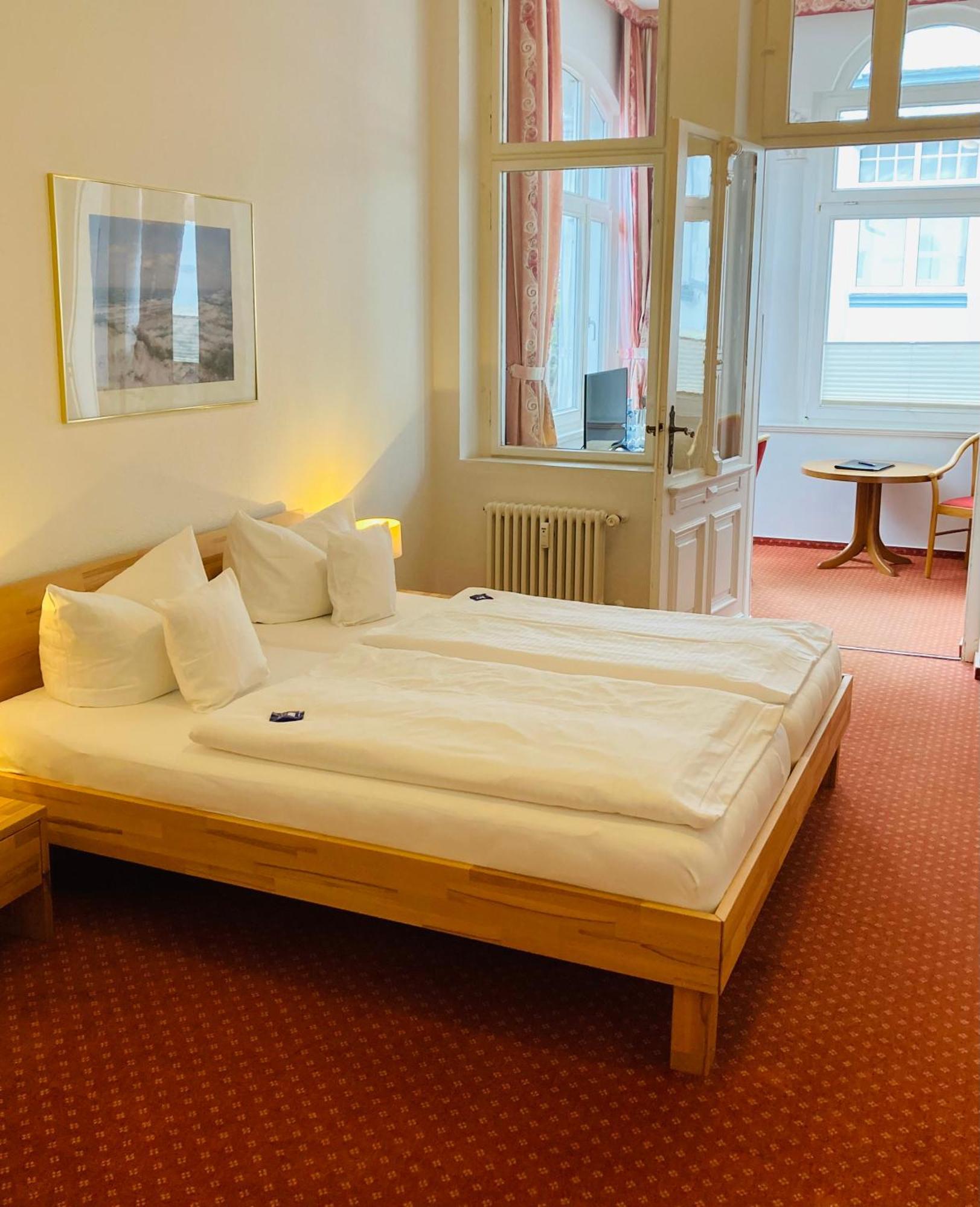 Hotel Germania 제바트헤링스도르프 외부 사진