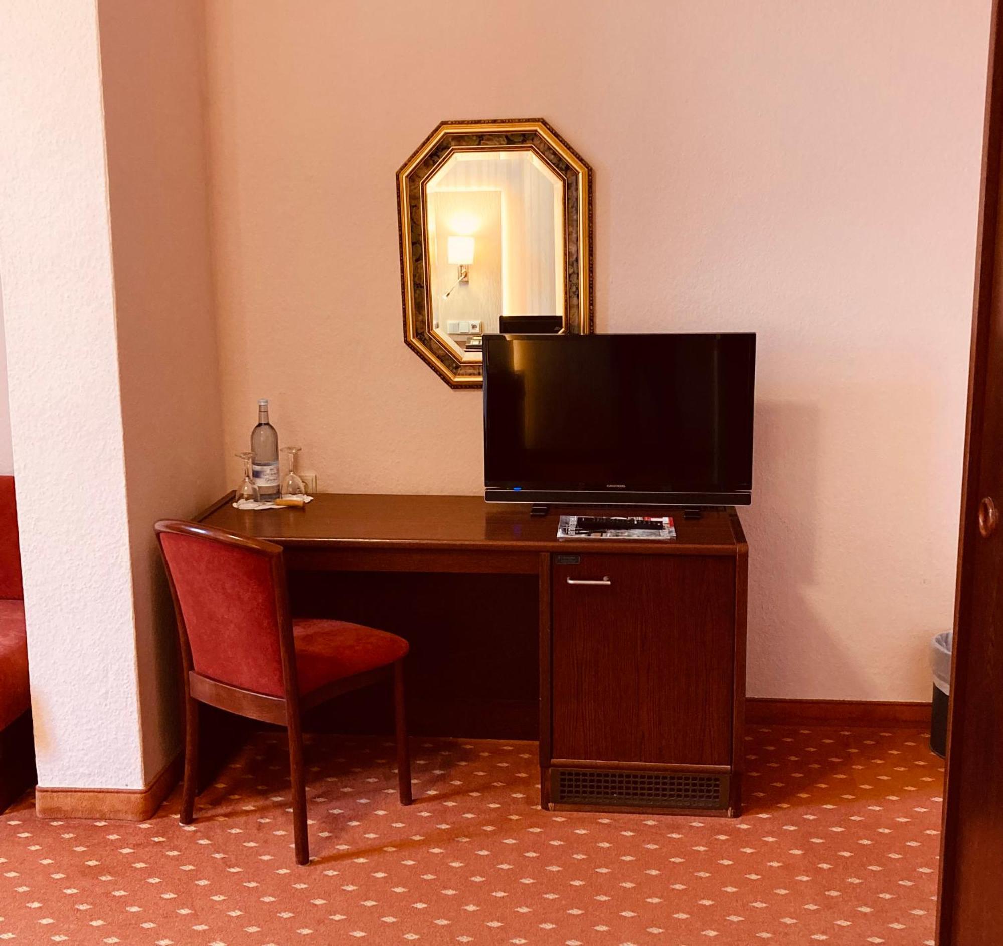 Hotel Germania 제바트헤링스도르프 외부 사진